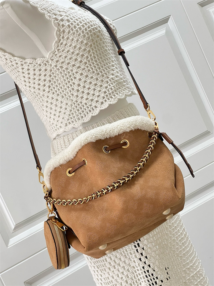 LOUIS VUITTON 루이비통 벨라 버킷백 M57068 2024/신상