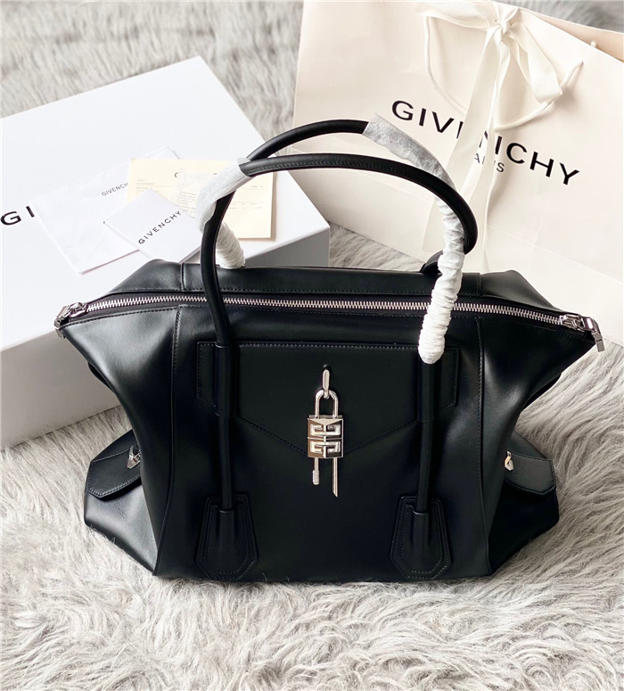 GIVENCHY 지방시 안티고나 록 소프트백 G20887