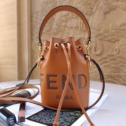  Fendi 펜디 몬트레조 레더 미니 버킷백 F2842-2 신상