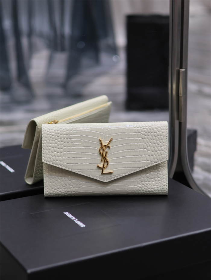 SAINT LAURENT 생로랑 업타운 샤이니 크로커다일 엠보 가죽 라지 장지갑 582124 2024/신상 2COLOR