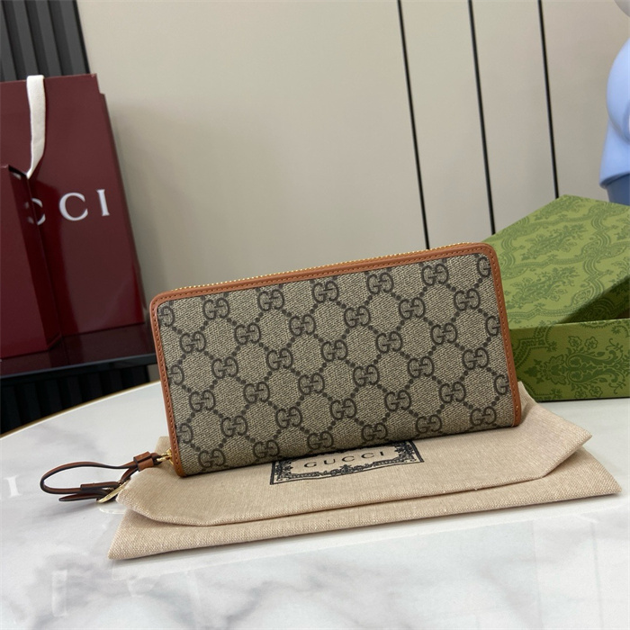 GUCCI 구찌 GG 엠블럼 장지갑 821803 2024/신상 2COLOR
