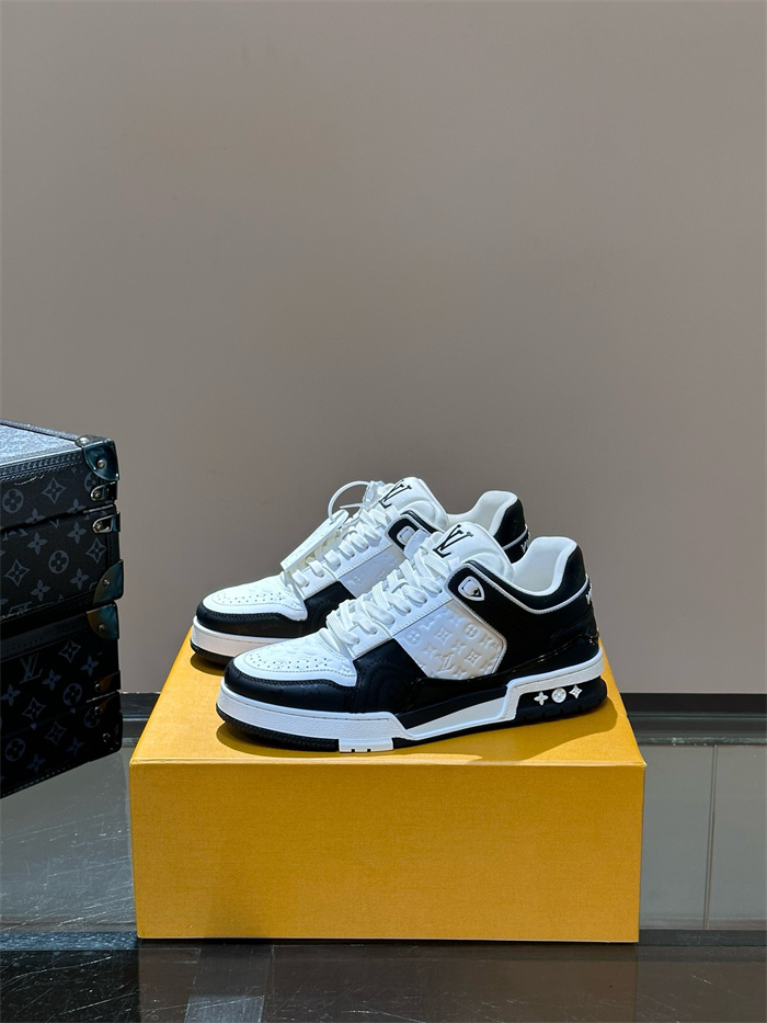 LOUIS VUITTON 루이비통 남성용 스니커즈 L94229-2 2024/신상