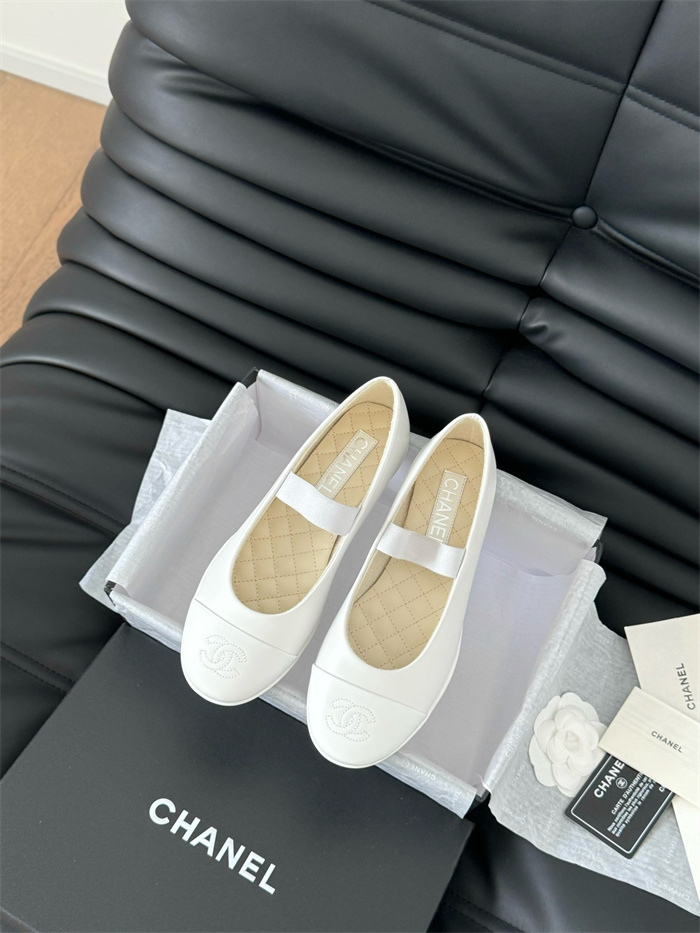 CHANEL 샤넬 여성용 단화 C45945-2 2024/신상 블랙,화이트 2color