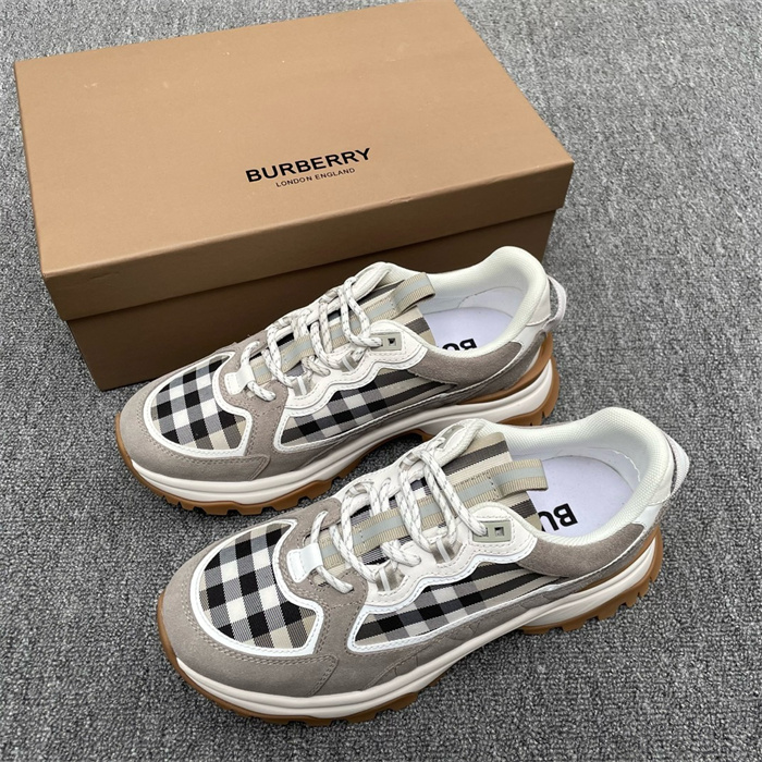 BURBERRY 버버리 남성용 스니커즈 B68434-1 2024/신상 2COLOR