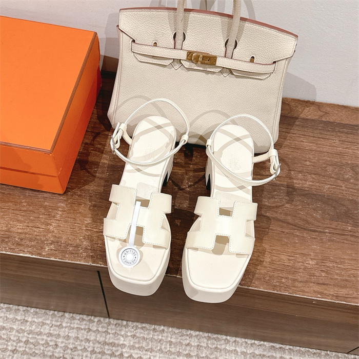 HERMES 에르메스 여성용 샌들 (굽높이7.5CM) H53705-2 2024/신상 2COLOR