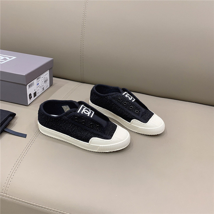 CHANEL 샤넬 캔버스 스니커즈 C32022