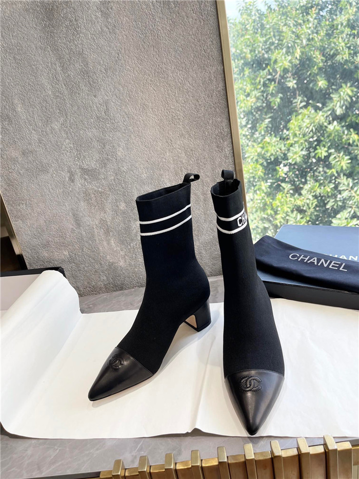 Chanel  샤넬 여성용 부츠 (굽5CM) C55211
