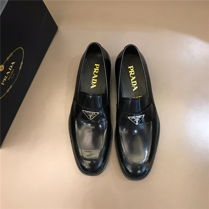  PRADA 프라다 남성용 구두 P10512 신상
