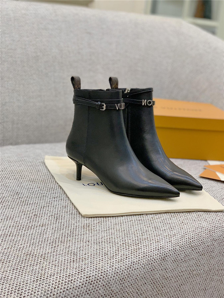루이비통 앵글부츠힐 (굽높이5CM) L800 신상