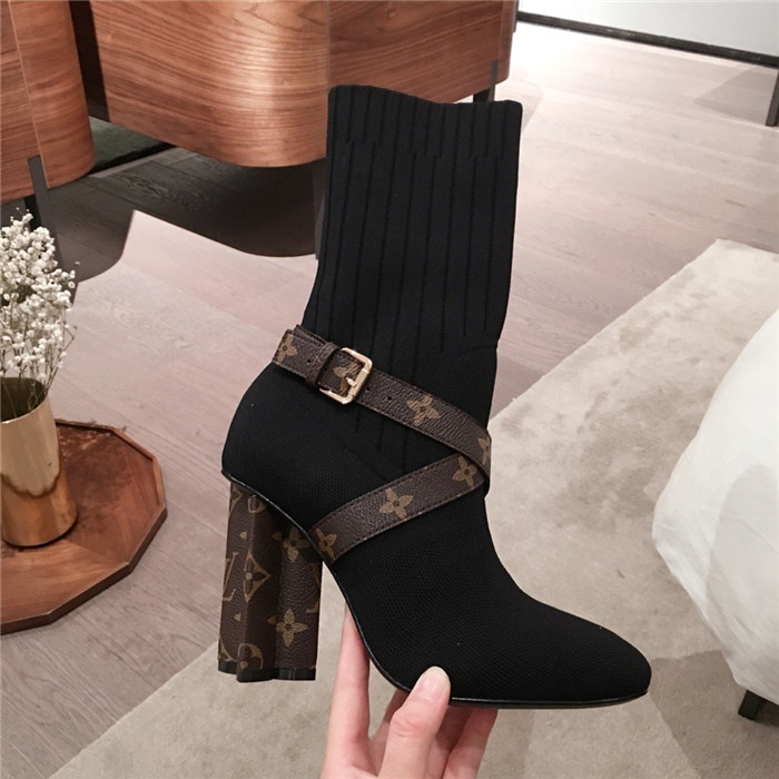 LOUIS VUITTON 루이비통 모노그램 실루엣 앵클부츠 L1088