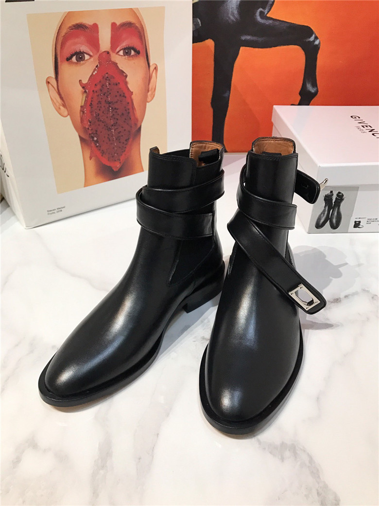 지방시 부츠 (굽높이3CM) G4045신상 (250사이즈 주문제작)
